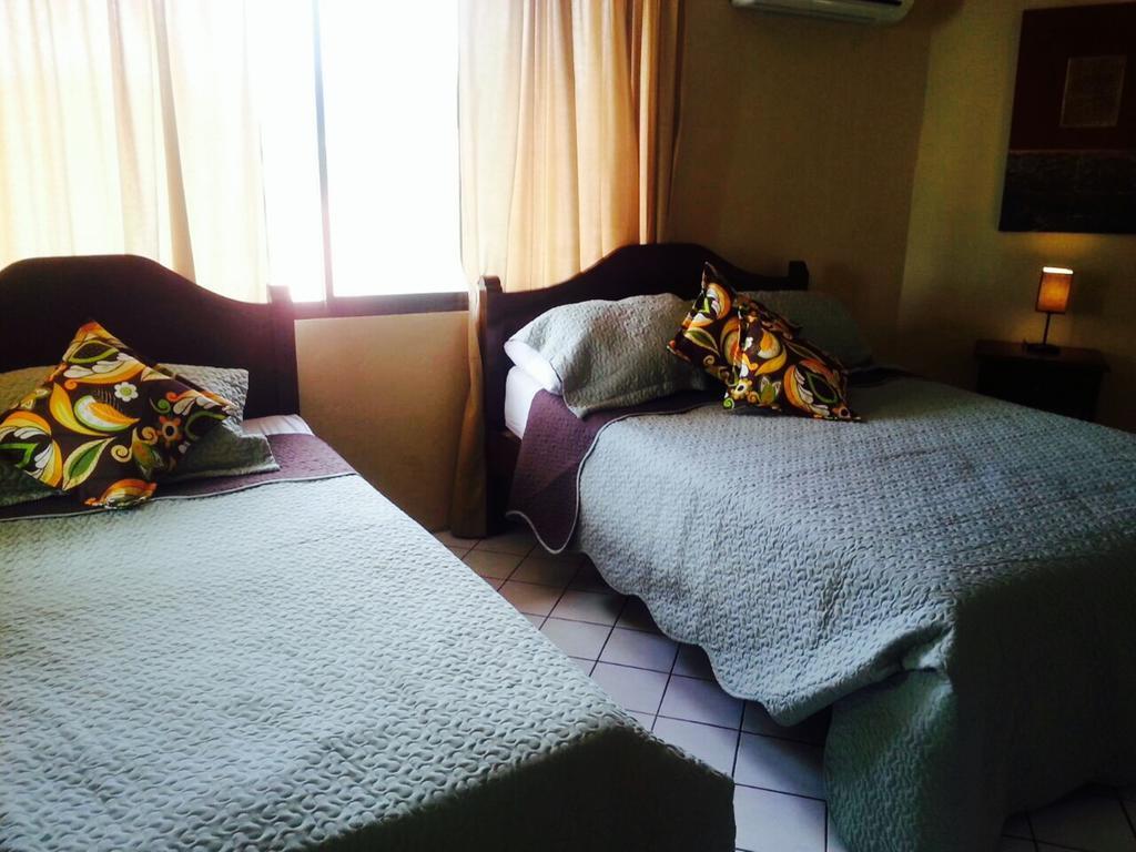 Hotel Mango Mar Jaco Ruang foto