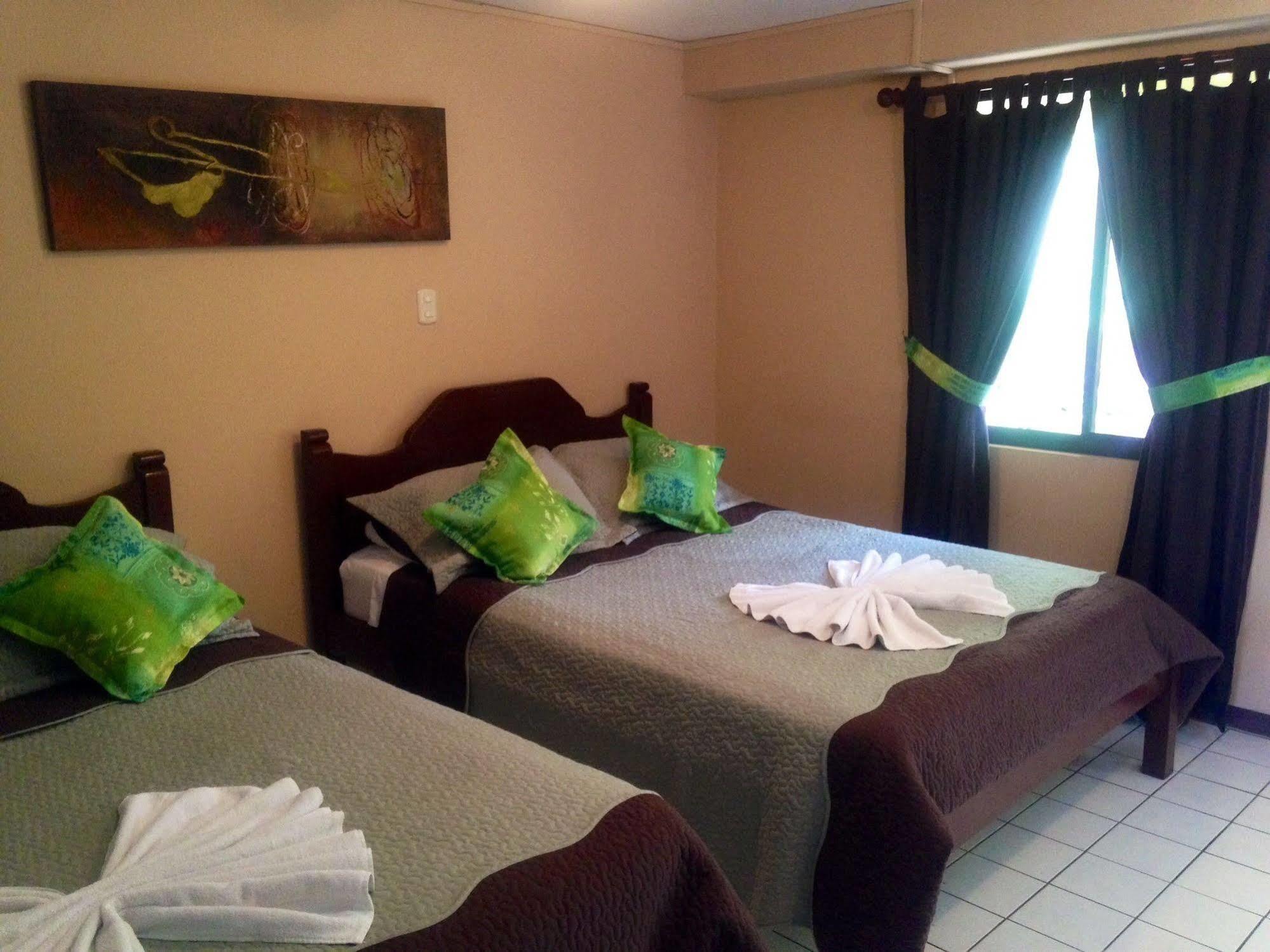 Hotel Mango Mar Jaco Bagian luar foto