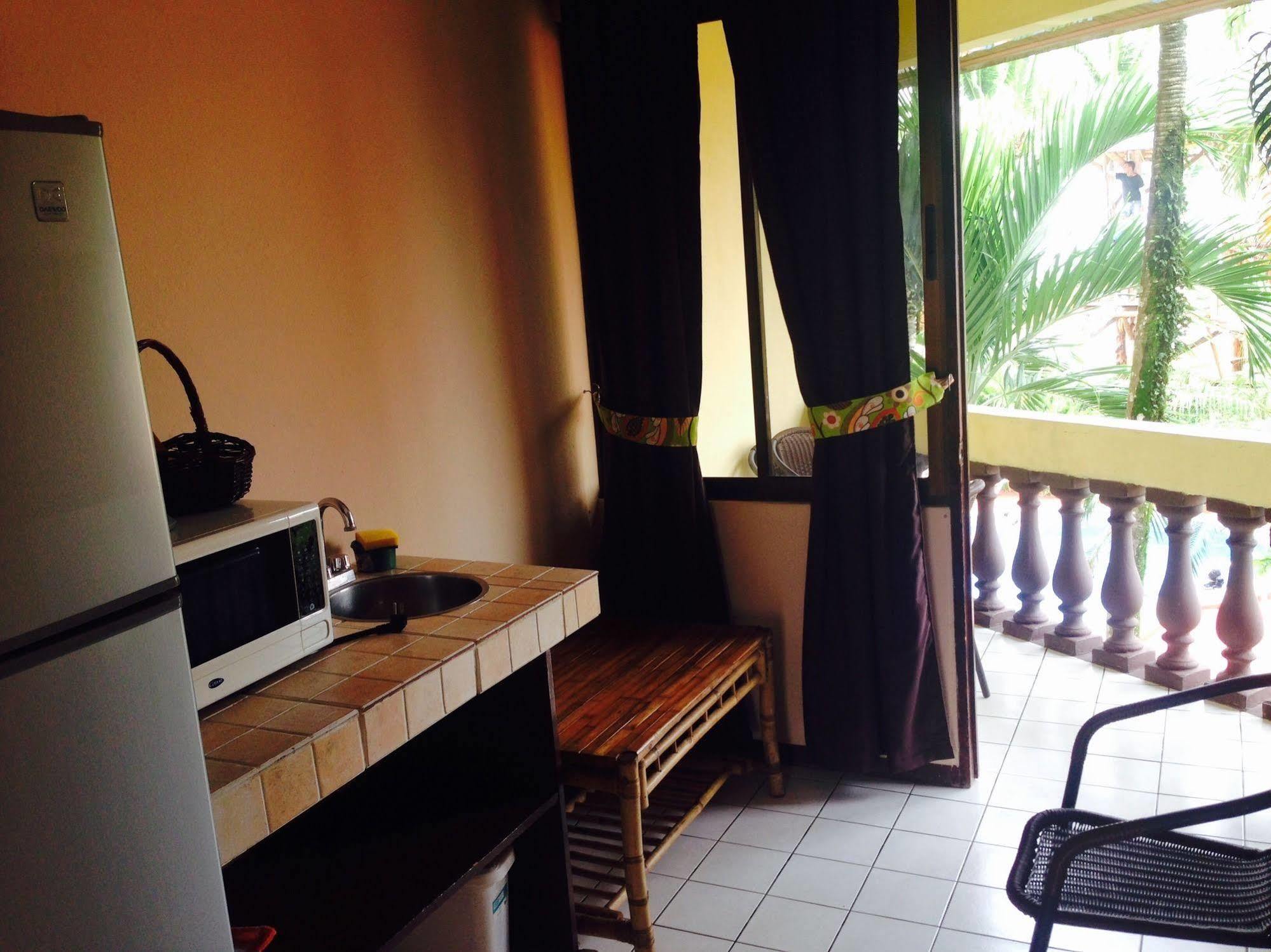 Hotel Mango Mar Jaco Bagian luar foto