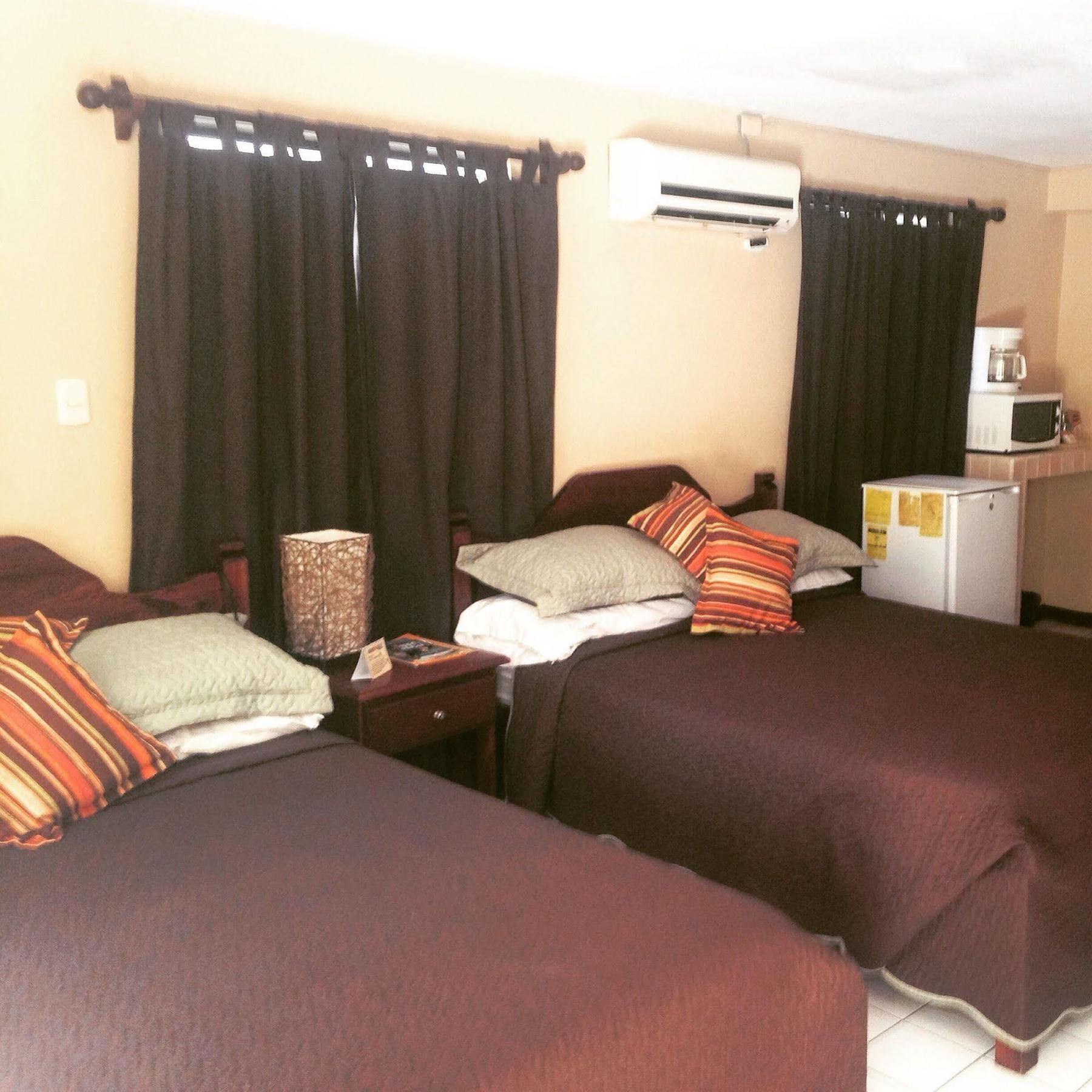 Hotel Mango Mar Jaco Bagian luar foto