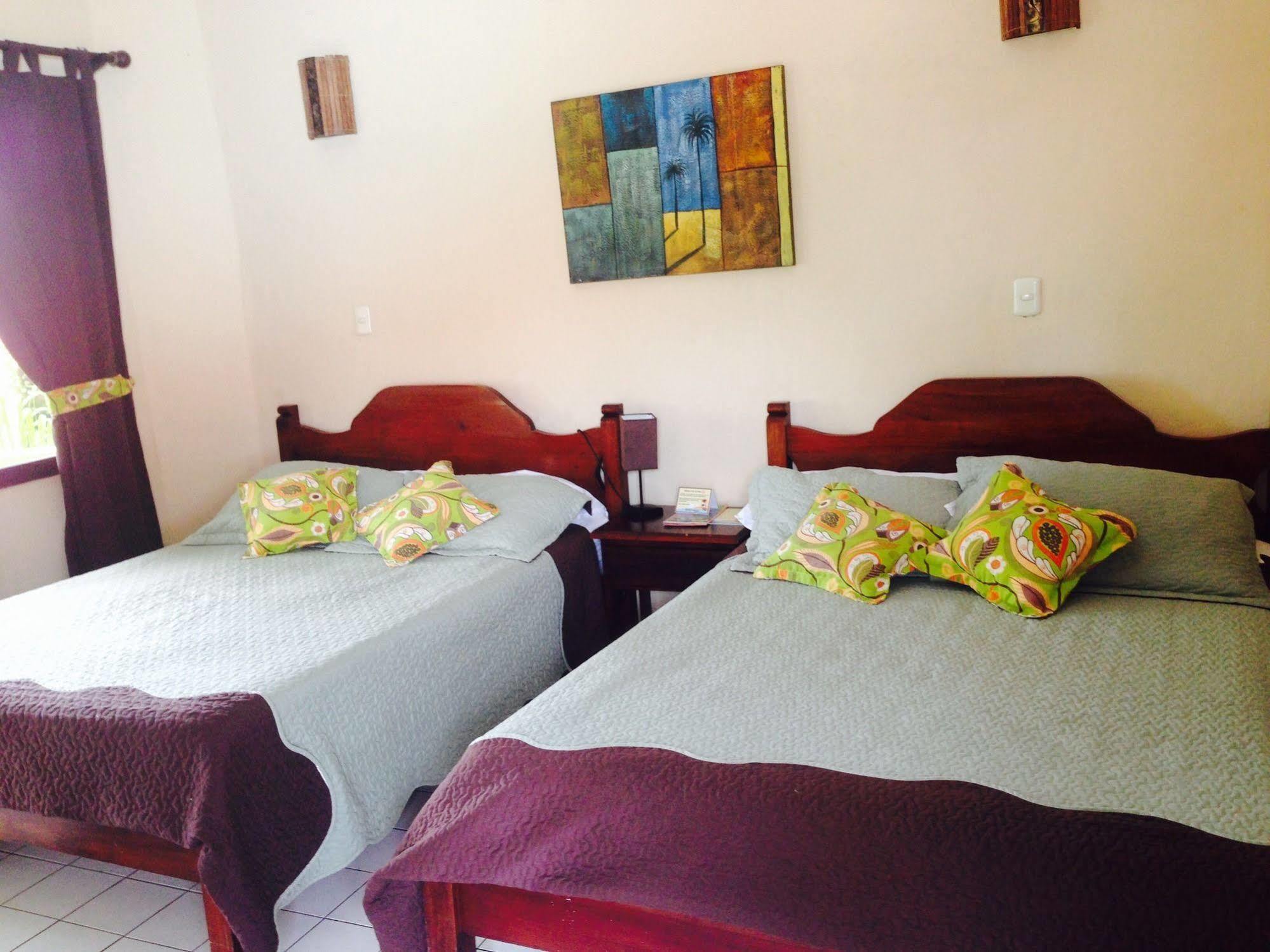 Hotel Mango Mar Jaco Bagian luar foto