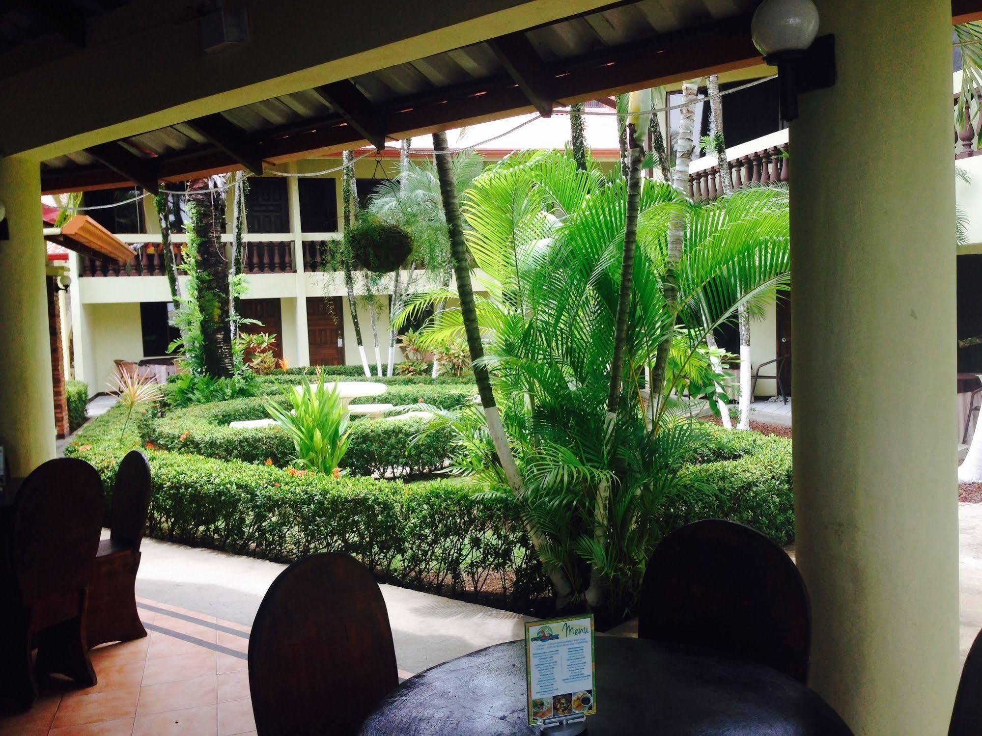 Hotel Mango Mar Jaco Bagian luar foto